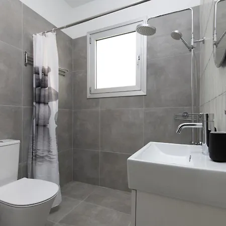 Amazing Two Bedroom דירה