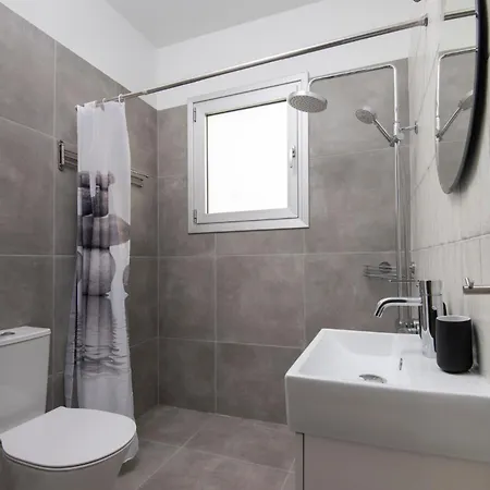 דירה Amazing Two Bedroom *
