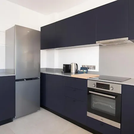 Amazing Two Bedroom * Larnaca